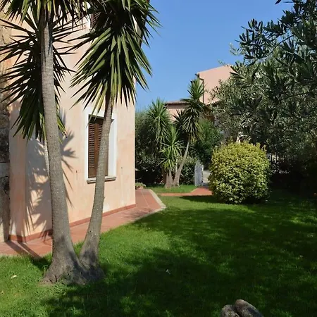 B4 Lu Maestrali Apartment *